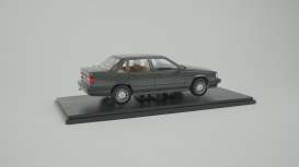 Volvo  - 850 1993 dark grey metallic - 1:18 - Triple9 Collection - 1800523 - T9-1800523 | The Diecast Company