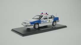 Volvo  - 850 1993 white/blue - 1:18 - Triple9 Collection - 1800525 - T9-1800525 | The Diecast Company