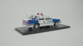 Volvo  - 850 1993 white/blue - 1:18 - Triple9 Collection - 1800525 - T9-1800525 | The Diecast Company