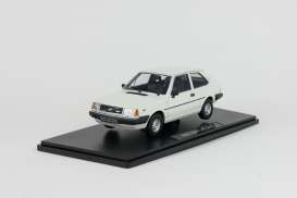 Volvo  - 343 1982 white - 1:18 - Triple9 Collection - 1800542 - T9-1800542 | The Diecast Company
