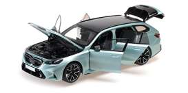 BMW  - M5 Touring 2024 green metallic - 1:18 - Minichamps - 110023902 - mc110023902 | The Diecast Company