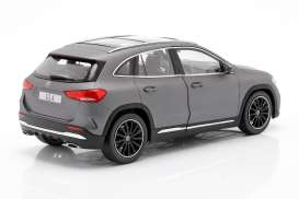 Mercedes Benz  - GLA class (H247) 2020 mountain grey - 1:18 - Mercedes Benz - B66961037 - mb66961037 | The Diecast Company