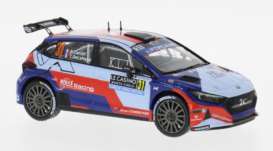 Hyundai  - i20 2025 blue/red - 1:43 - IXO Models - 1005371 - ixoram978 | The Diecast Company