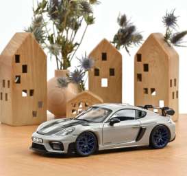 Porsche  - Cayman GT4 RS 2023 white - 1:18 - Norev - 187253 - nor187253 | The Diecast Company
