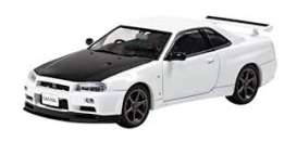 Nissan  - Skyline GT-R VspecII N1 (BNR3 2000 white/black - 1:43 - Carnel - CN430001 - CN430001 | The Diecast Company