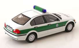 BMW  - E46 1999 white/green - 1:18 - KK - Scale - KKDC181434 - KKDC181434 | The Diecast Company
