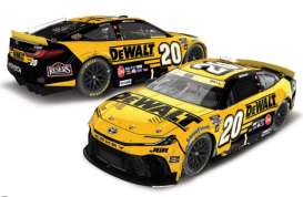 Toyota  - Camry XSE 2025 yellow/black - 1:24 - Action Racing Collectibles - W202522DWLCDE - arcW202523DWLCDE | The Diecast Company