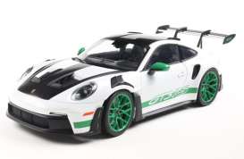 Porsche  - 911 2024 white/green - 1:18 - Solido - 1812107 - soli1812107 | The Diecast Company