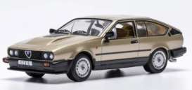 Alfa Romeo  - GTV 6 1982 beige - 1:43 - IXO Models - IXOCLC628N.22 - ixoCLC628 | The Diecast Company