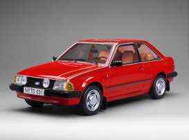 Ford  - Escort Mark III Ghia 1983 red - 1:18 - SunStar - 5031 - sun5031 | The Diecast Company