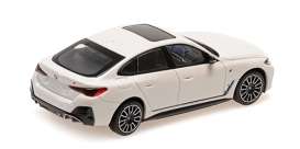 BMW  - I4 M50 2022 white metallic - 1:43 - Minichamps - 410024000 - mc410024000 | The Diecast Company