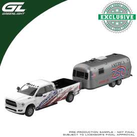 Ram  - 2500 2024 white/red/blue  - 1:64 - GreenLight - 30610 - gl30610 | The Diecast Company