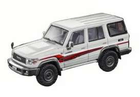 Toyota  - Land Cruiser LC76 1994 white - 1:64 - Massdi - TYT1901 - MAS-TYT1901 | The Diecast Company