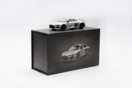 Audi  - R8 V10 2022 silver - 1:64 - Massdi - AD4704 - MAS-AD4704 | The Diecast Company