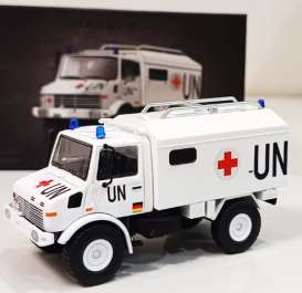 Unimog  - U1300L white/red - 1:64 - Massdi - TJ1024 - MAS-TJ1024 | The Diecast Company