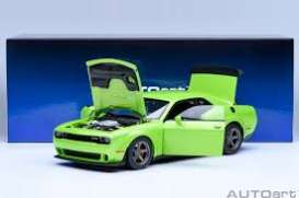 Dodge  - Challenger SRT green - 1:18 - AutoArt - 71769 - autoart71769 | The Diecast Company