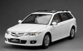 Mazda  - 6 Wagon white - 1:18 - SunStar - 5881 - sun5881 | The Diecast Company