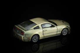 Ford Mustang - Shelby GT500 2007 vintage bronze - 1:64 - Motorhelix - GL1251005D - GL1251005D | The Diecast Company