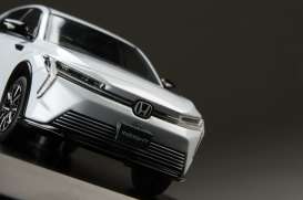 Honda  - Insight 2025 white - 1:43 - Hobby Japan - HJ431011W - HJ431011W | The Diecast Company