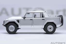 Lamborghini  - LM002 silver - 1:18 - AutoArt - 74553 - autoart74553 | The Diecast Company